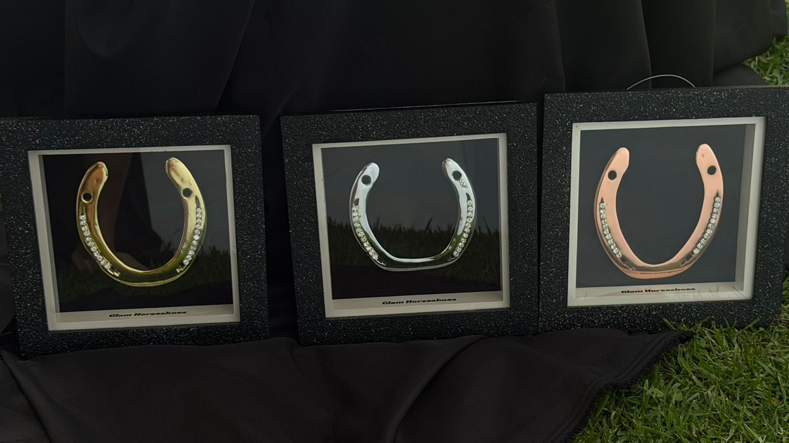Obra Glam Horseshoes